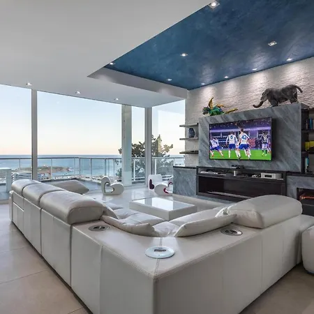Amazing With Pool Villa Is-Swieqi